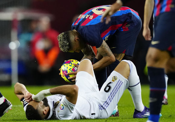 Benzema ante el Barcelona / EFE