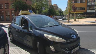 La UE aprueba reducir a 17 años la edad para conducir coches y 18 para camiones