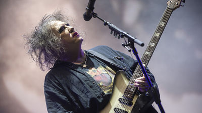 Robert Smith, de The Cure, defiende a sus fans y doblega a Ticketmaster