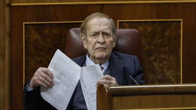 Tamames: "Esto no es una moción de censura, es un mitin preparatorio de las elecciones"