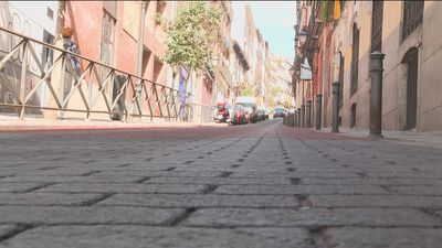 Menos ruido y menos calor, así es el 'asfalto impreso' que cubre algunas calles de Madrid