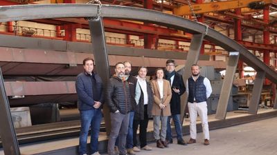 Ciempozuelos ultima la instalación de nueva pasarela peatonal sobre la M-404