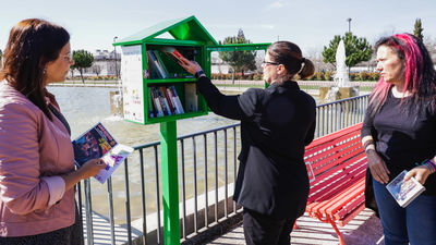 Móstoles instala 'biliocasetas' para el fomento de lectura y consumo responsable