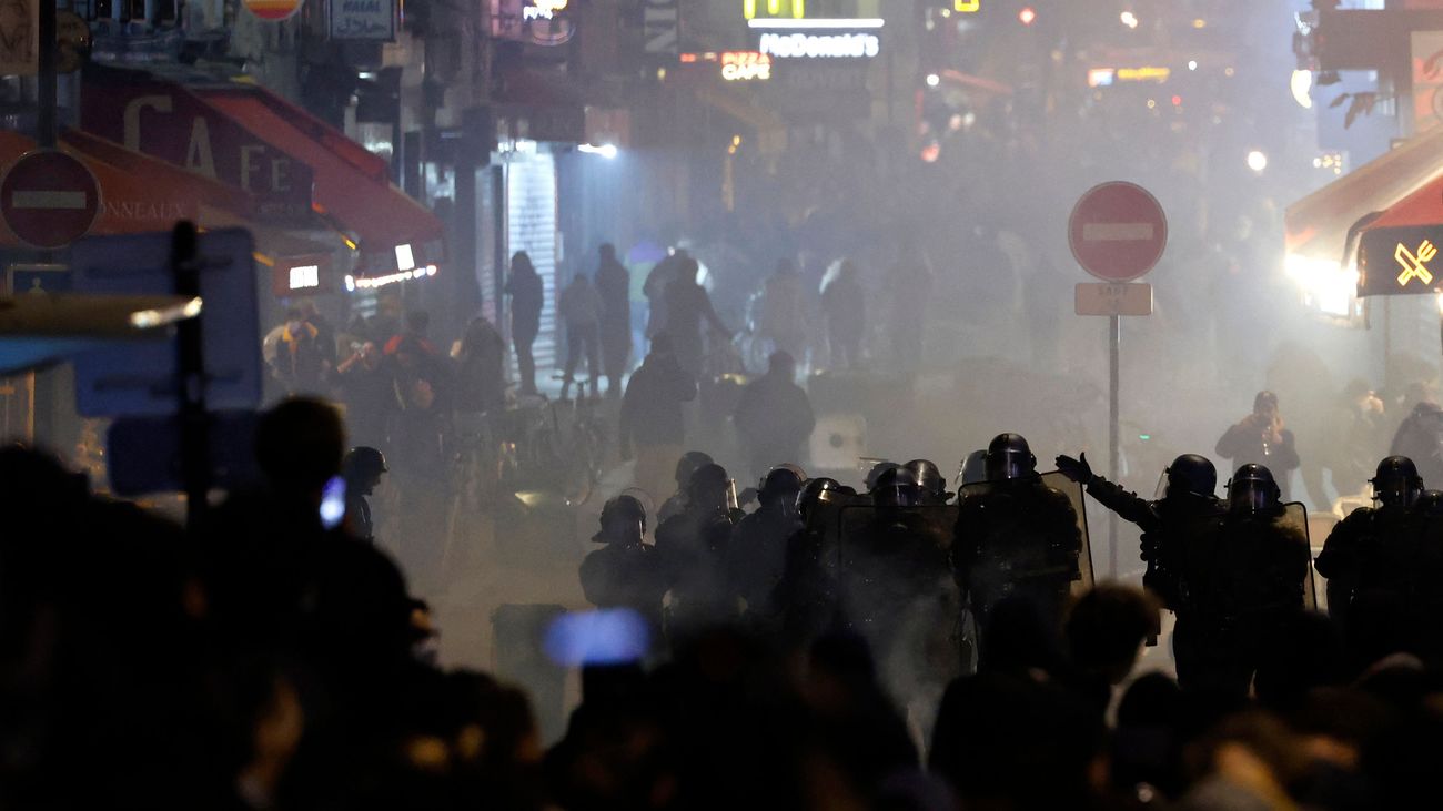 Continúan las protestas en Francia por el retraso de la edad de jubilación a los 64 años