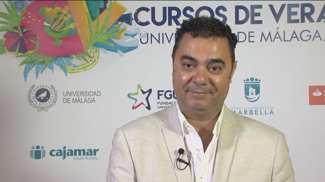 El marido de la exdirectora de la Guardia Civil está imputado por prevaricación, malversación y blanqueo