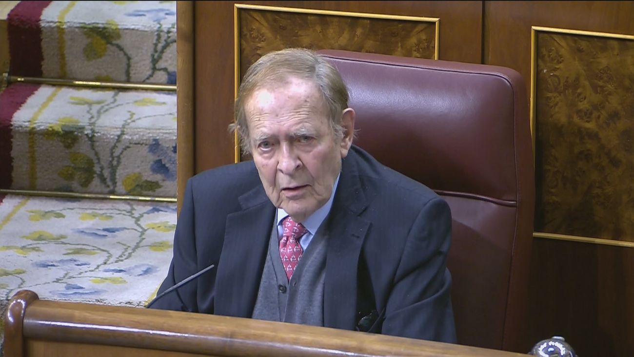 Ramón Tamames publica un libro en Amazon con su discurso en el Congreso