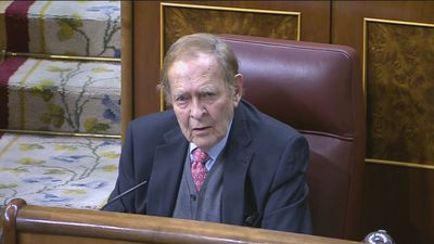 Ramón Tamames publica un libro en Amazon con su discurso en el Congreso