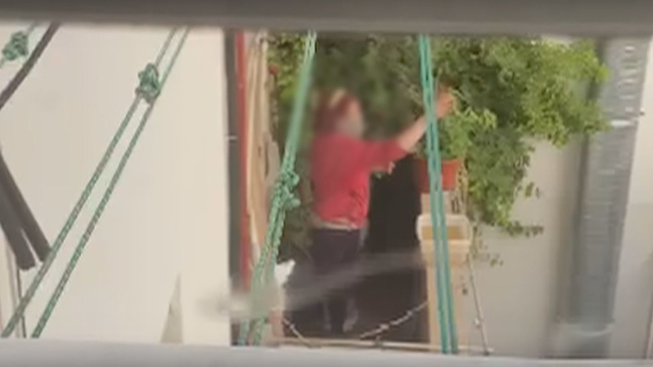 La vecina que cría ratas en su balcón causa pavor en el Paseo de Extremadura