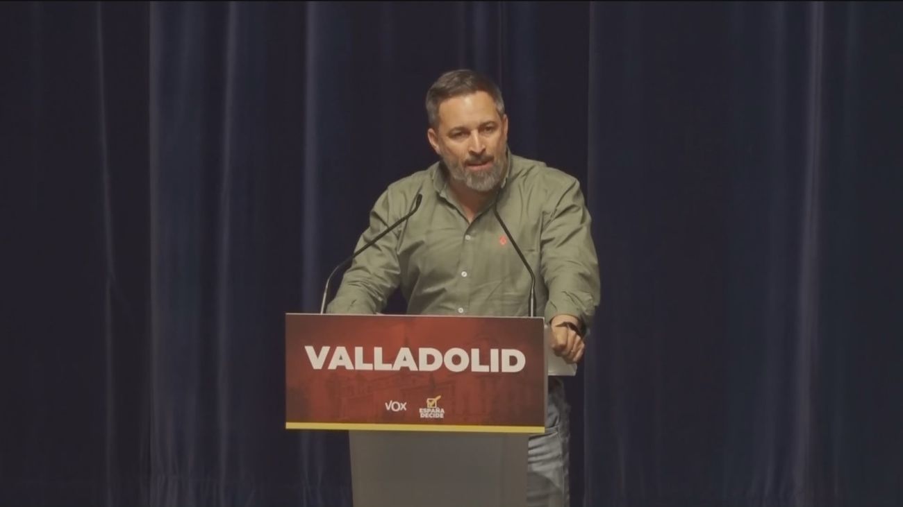 Abascal defiende que Vox no romperá con el PP pero se pregunta "¿Quién manda en el PP?"