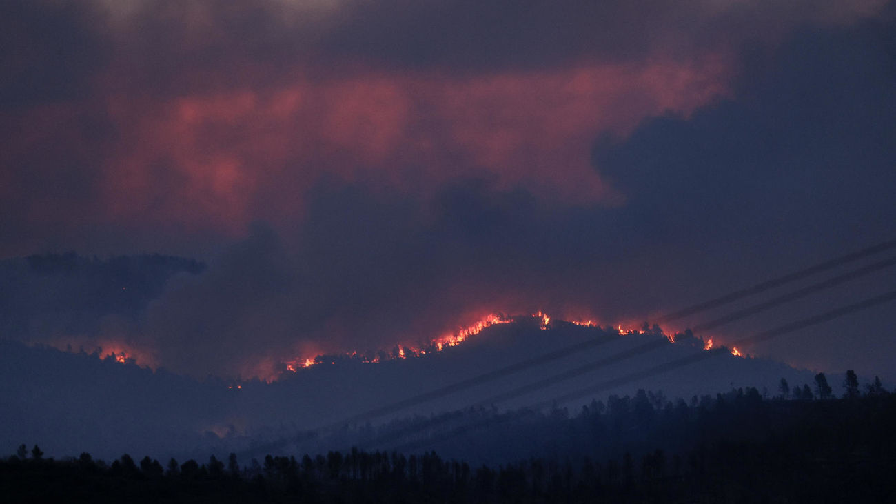 El incendio de Castellón sigue avanzando,  con 4.000 hectáreas quemadas y 1.800 desalojados