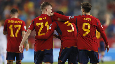 España golea 3-0 a Noruega en el debut del técnico De la Fuente