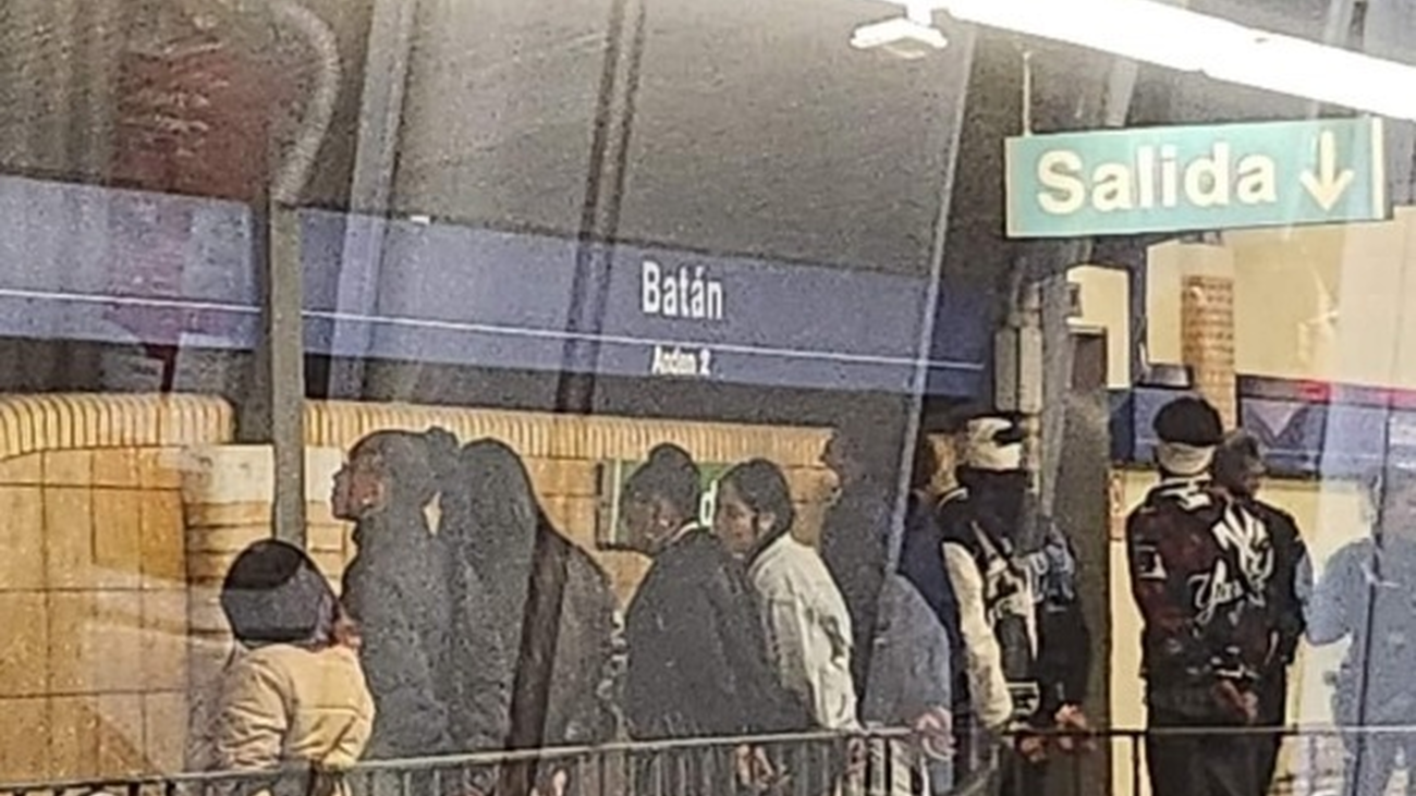 Una reyerta entre jóvenes en la estación de Batán  obliga a cortar la línea 10 de metro