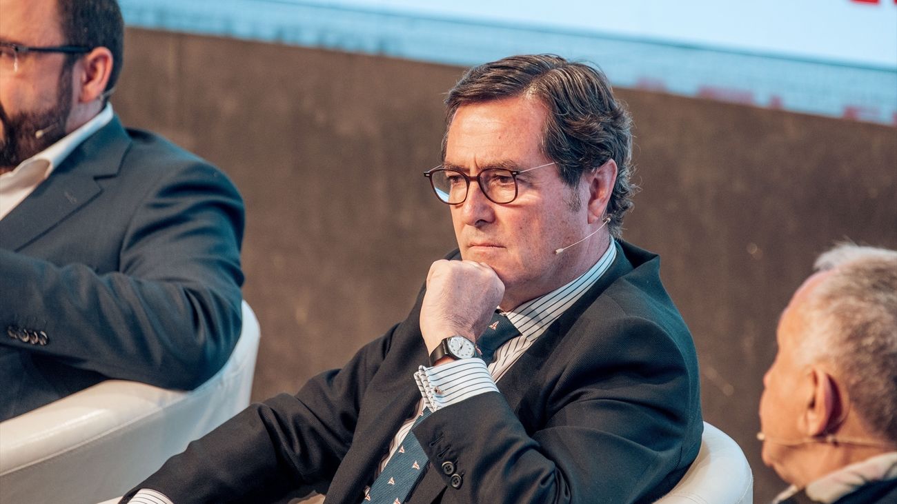 Garamendi critica el impacto del "impuestazo" a la banca ante la nueva crisis financiera