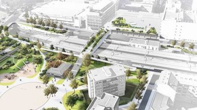 Fuenlabrada presenta la pasarela verde que salvará la brecha de la vía férrea