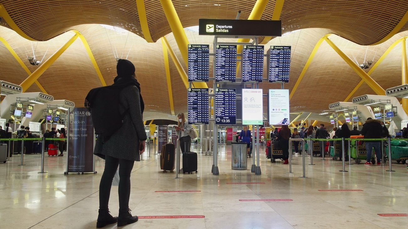 Viajeros en la terminal T4 del Aeropuerto Adolfo Suárez Madrid-Barajas