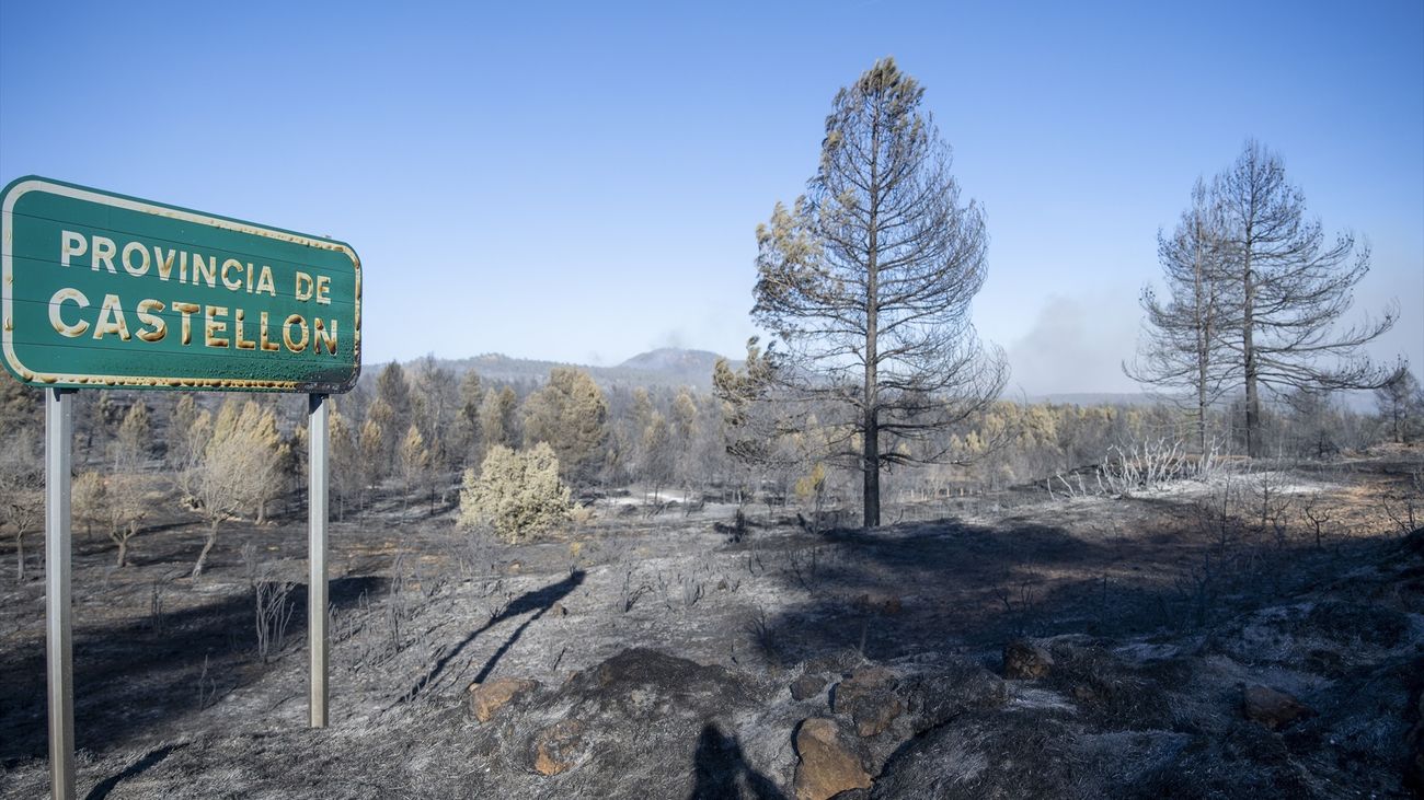 La reactivación del incendio de Castellón obliga a desalojos en 3 pueblos más