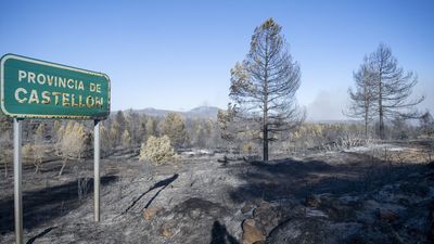La reactivación del incendio de Castellón obliga a desalojos en 3 pueblos más