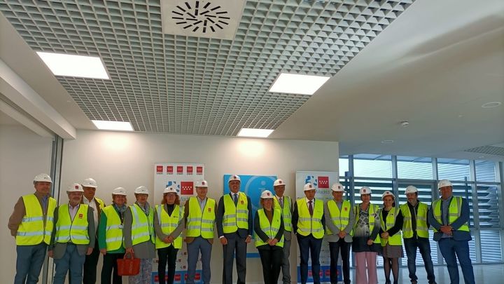 El consejero de Sanidad, Enrique Ruiz Escudero, visita el centro de salud Las Tablas / EUROPA PRESS