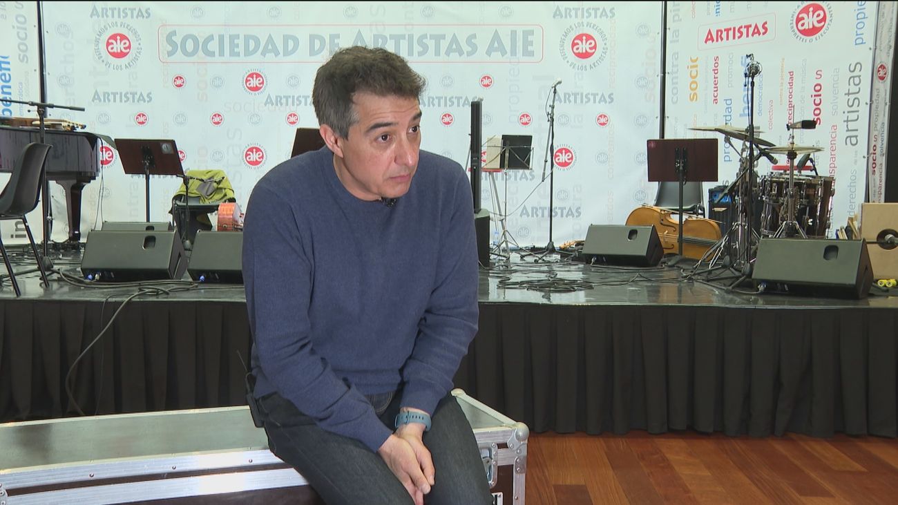 Juan Valderrama presenta su último trabajo, 'Diván del Tamarit'