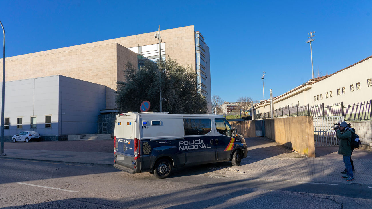 Seis presos se acogen a la ley trans en Asturias para poder cambiarse al módulo de mujeres