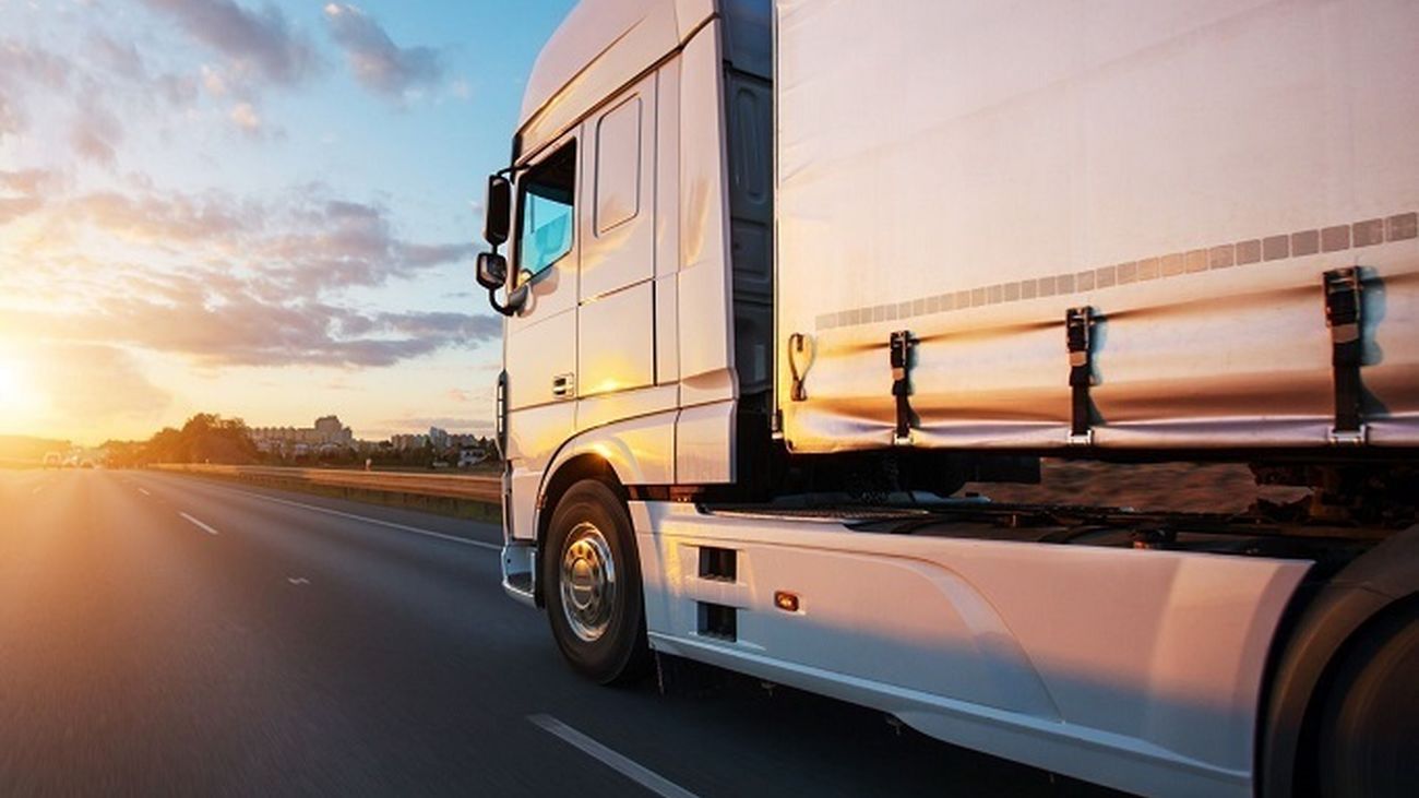 Si para ser feliz quieres un camión... MAN ofrece becas para mujeres que quieran ser camioneras