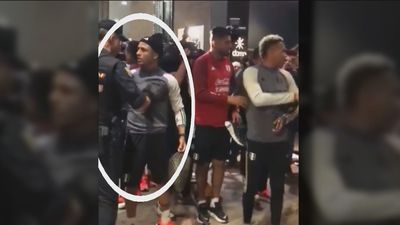 Graves altercados en Madrid entre la Policía y jugadores de la selección  de Perú