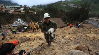 El desprendimiento de una montaña  sepulta un pueblo  en Ecuador y deja al menos 7 muertos