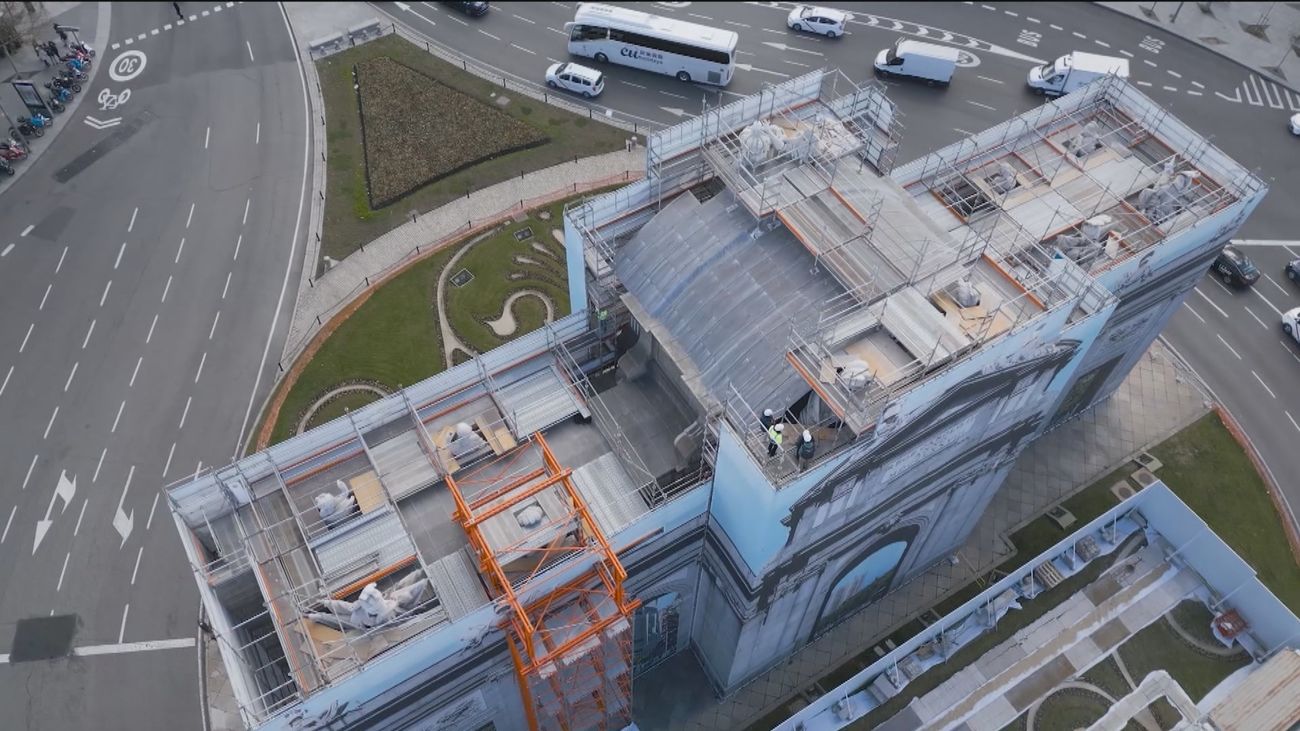 La Puerta de Alcalá y sus obras de rehabilitación, a vista de dron