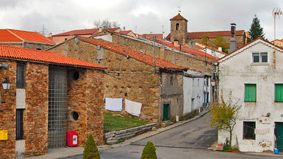 Bares, tiendas y venta ambulante de la España vaciada podrían ser considerados "de interés general"