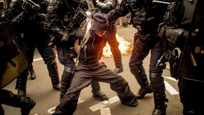 Más de 200 detenidos y 175 policías heridos en una nueva jornada de protestas en Francia