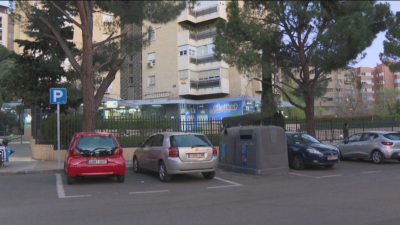 "Cuando vas a dejar al peque llegan y te quitan las cosas", denuncian robos junto a guarderías de Pinar de Chamartín