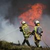 Alertan por la proximidad del fuego a viviendas en Baleira, Lugo
