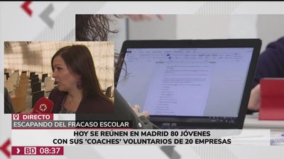 "Nos enseñan a salir adelante": Madrid reúne a jóvenes con asesores laborales