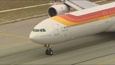 Unidas Podemos plantea prohibir viajar en avión por España si hay posibilidad de hacerlo en tren