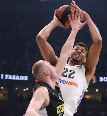 Tavares ante el Partizán / EFE