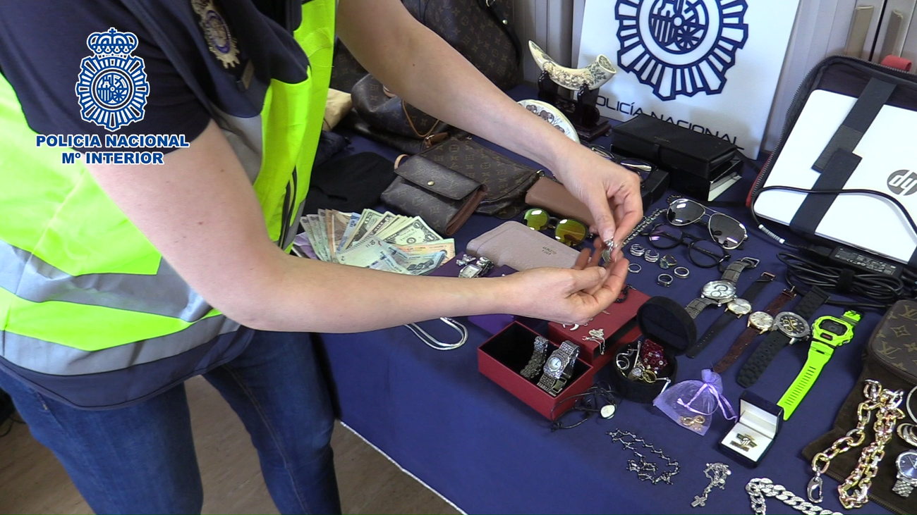 Detenido por robar en domicilios de Madrid tras escalar por la fachada