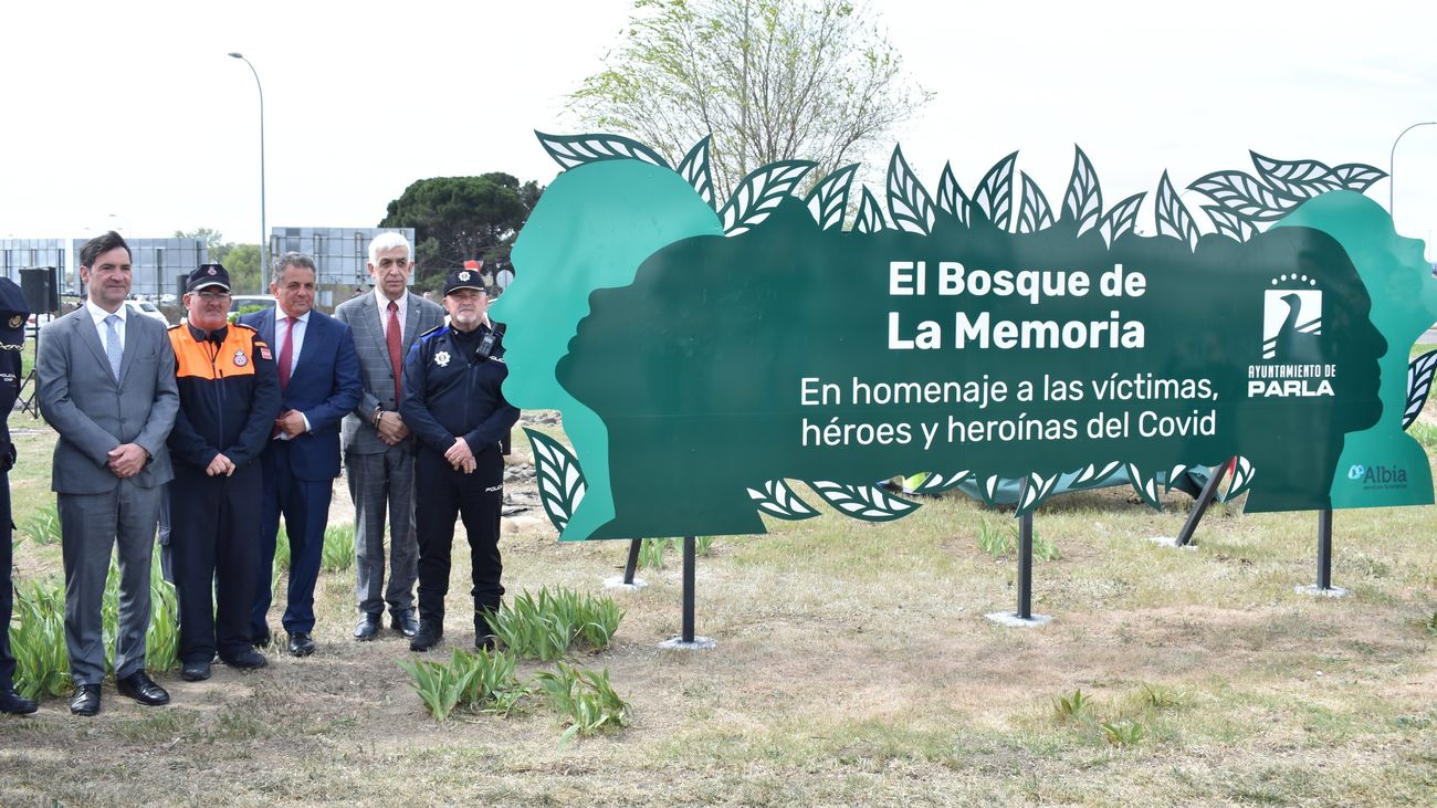 Parla recuerda a las víctimas del covid con 'El Bosque de la Memoria'