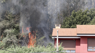 Arde Asturias: 22 incendios forestales siguen activos