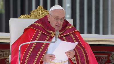 El Papa preside el Domingo de Ramos y denuncia el abandono "con guante blanco" de "muchos cristos"