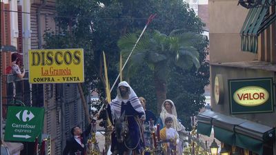 Así evitan los pasos procesionales los cables que se cruzan en su camino