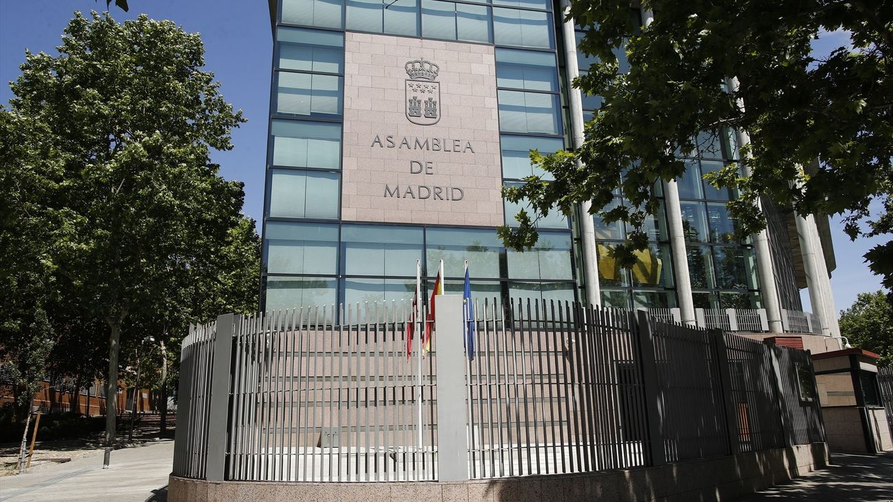 Ayuso firma el decreto de convocatoria de elecciones a la Asamblea de Madrid