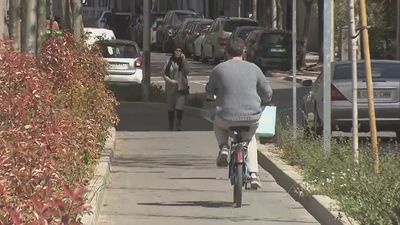 Cibeles se va a "repensar" el carril bici de la Castellana, pendiente de completarse