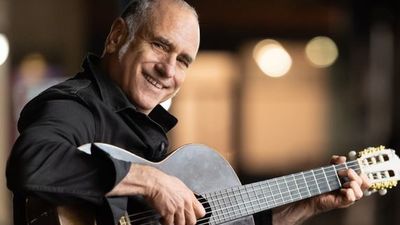 David Broza publica 'La mujer que yo quiero', homenaje a grandes autores españoles