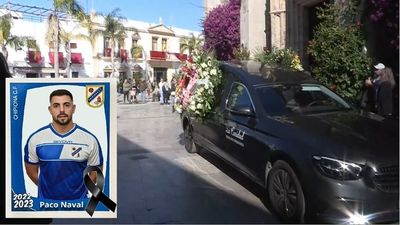 Chipiona le da el último adiós al futbolista Paco Naval tras ser asesinado a puñaladas