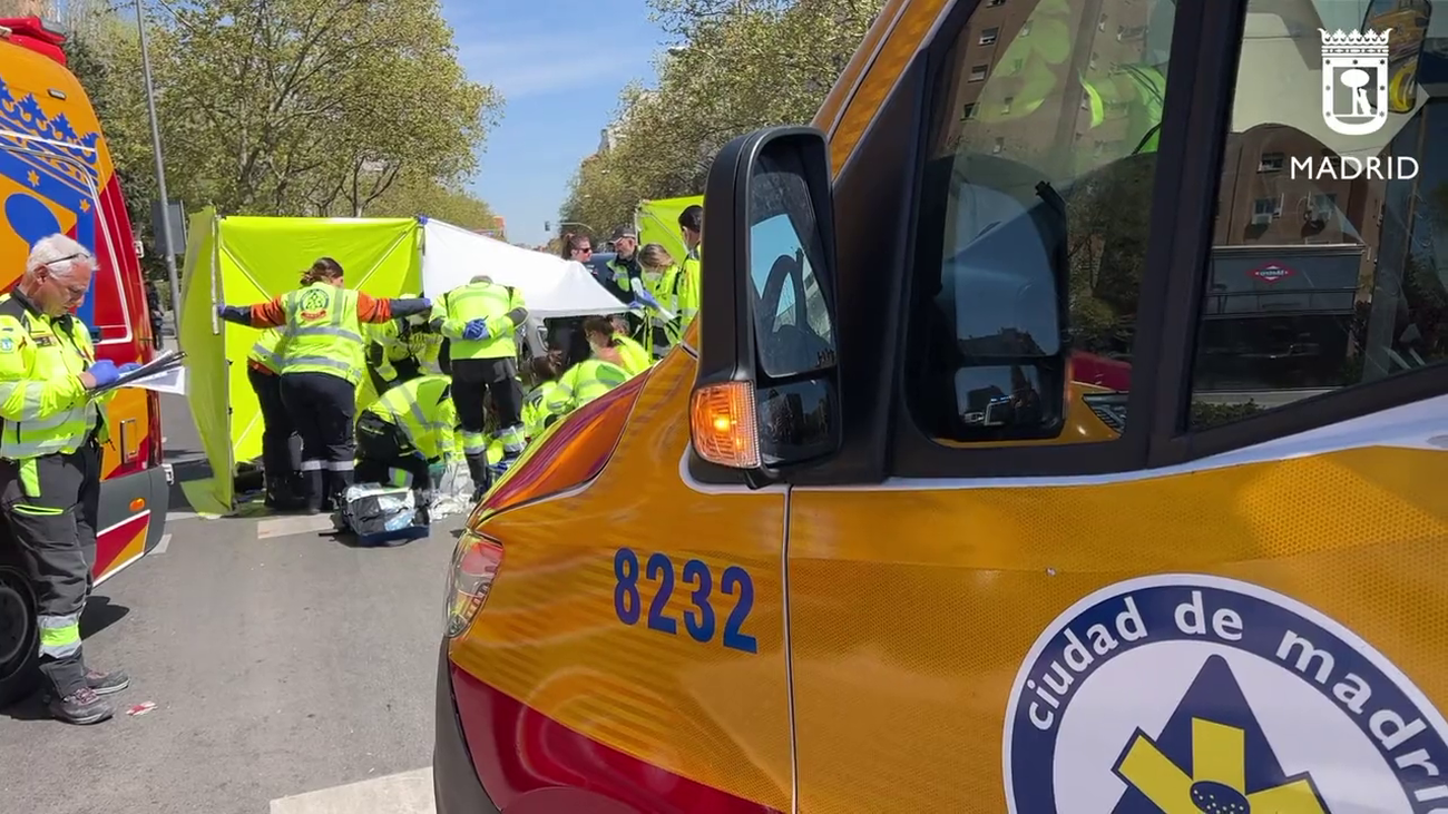 Una mujer de 76 años en estado grave tras ser atropellada en la avenida de Guadalajara de Madrid
