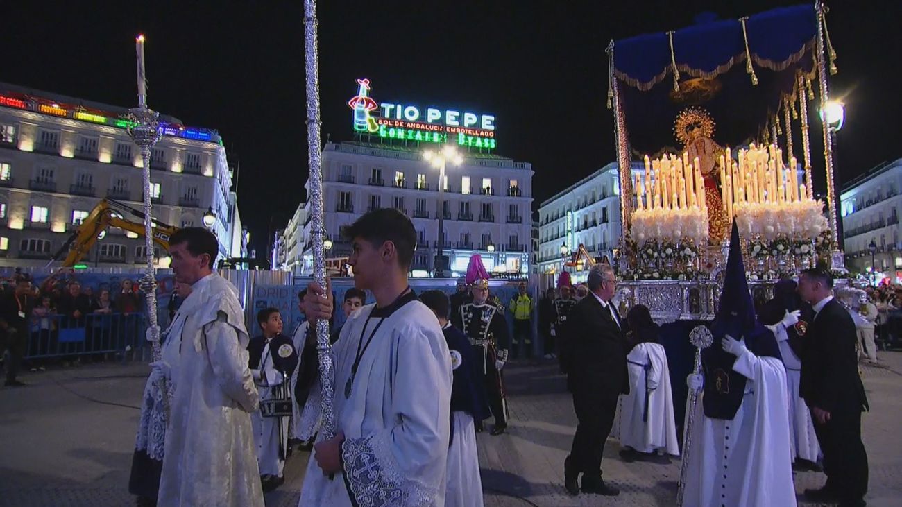 Así ha sido la llegada de la Virgen de las Angustias a la Puerta del Sol