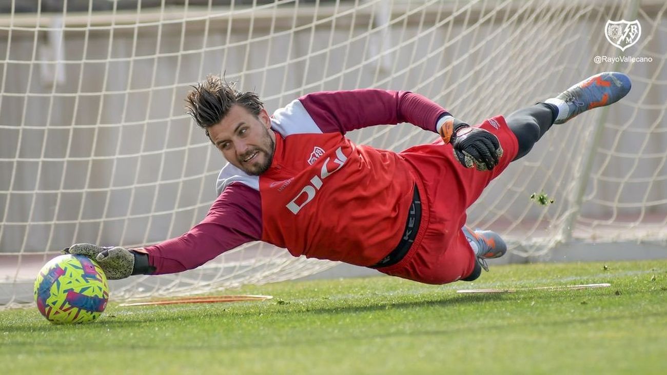 Dimitrievski: "Vallecas es especial y su afición es única"