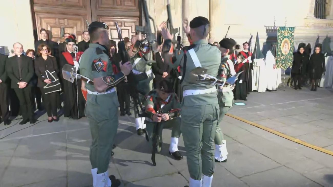 Florituras de los gastadores de la BRIPAC en la procesión de los Doctrinos en Alcalá de Henares