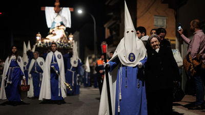 La Piedad, el Santo Sepulcro y Nuestra Señora de la Soledad recorren las calles de Parla