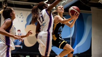 Estudiantes se mete en el playoff con una contundente victoria